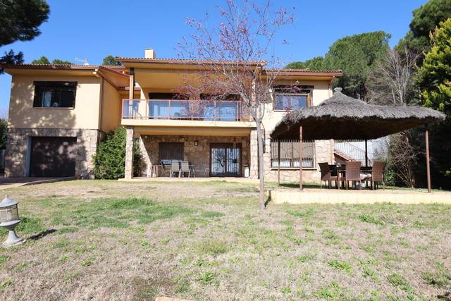 Casa-chalet en Venta en Pelayos de la Presa