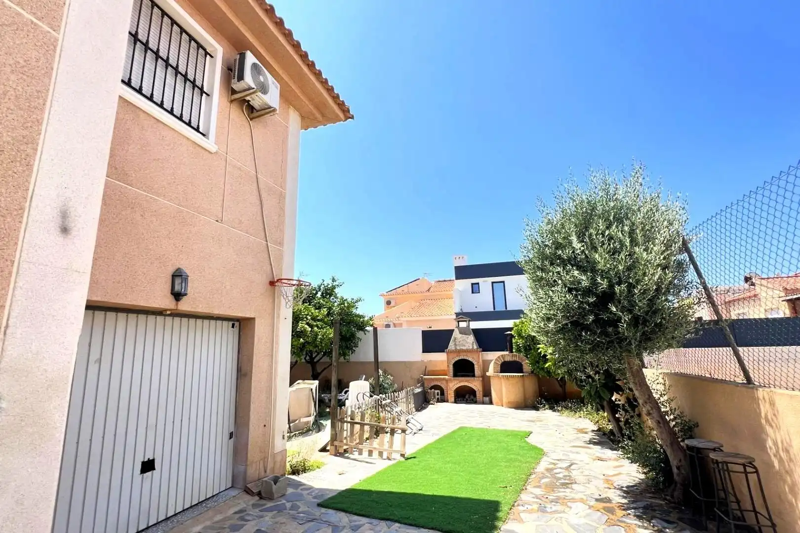Casa pareada con jardín en venta en Calle C. Meridiano 4, imagen 9