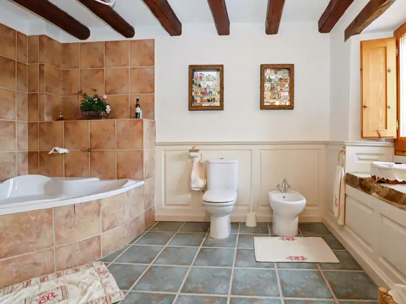 Casa amb piscina en venda a Cabanelles, imagen 13