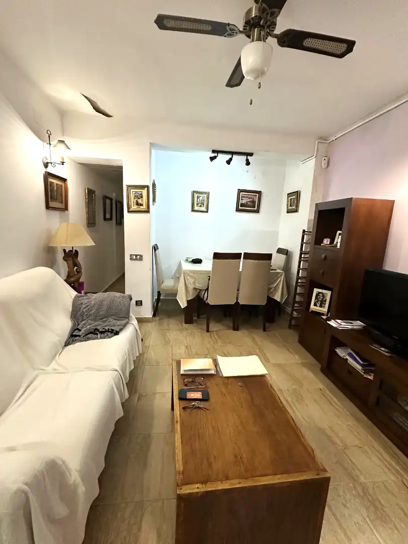 Sala d'estar de Estudi en venda en Badalona amb Aire condicionat, Calefacció i Moblat