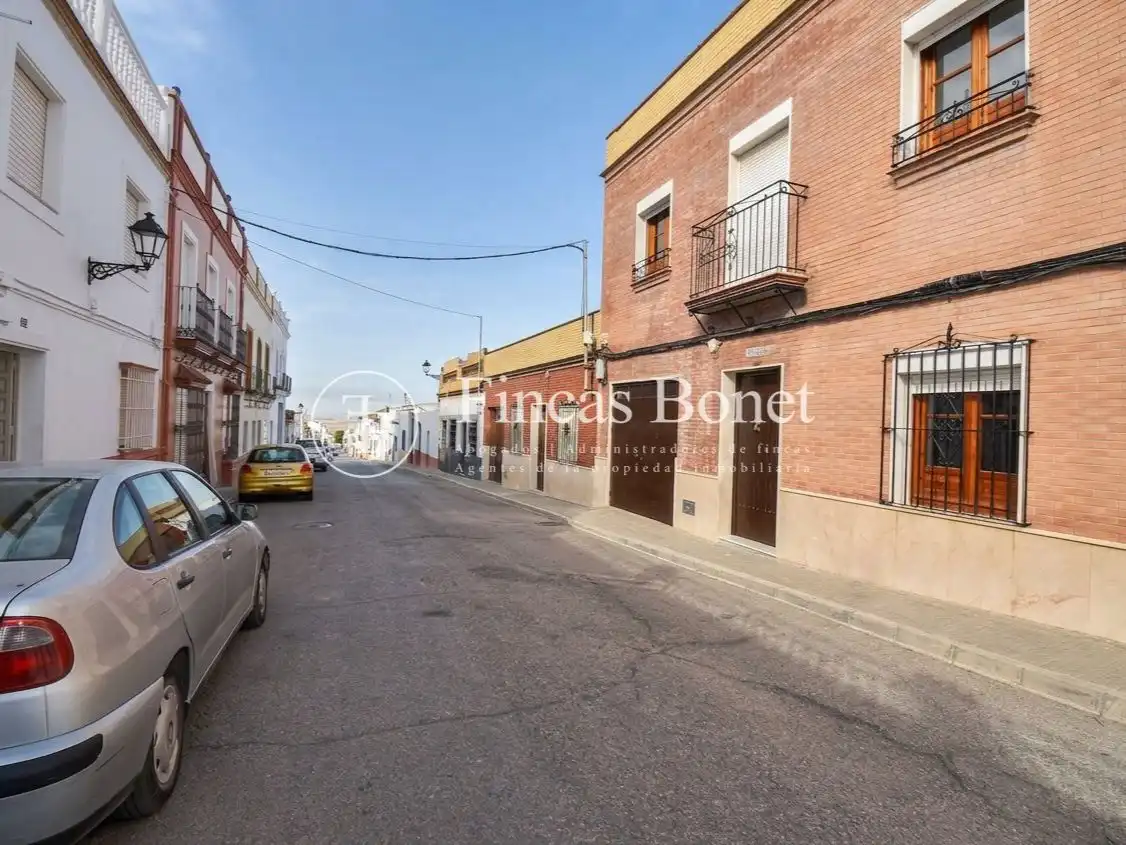 Vista exterior de Casa o xalet en venda en Montellano, Sevilla