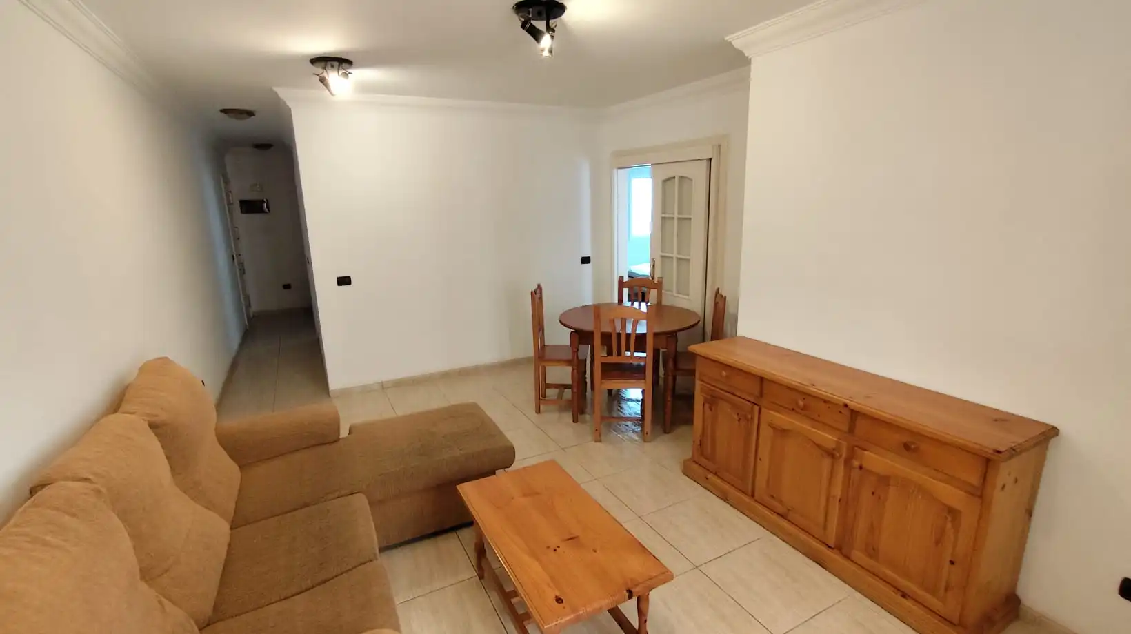 Sala d'estar de Pis de lloguer en San Cristóbal de la Laguna amb Moblat, Forn i Rentadora