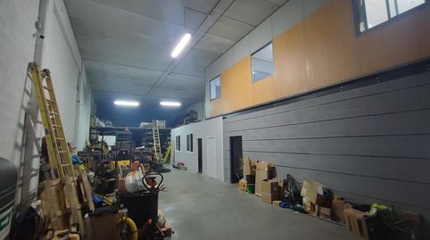 Foto 2 von Fabrikhallen zur Miete in Erreka Bazterrak Kalea, Urbi, Basauri