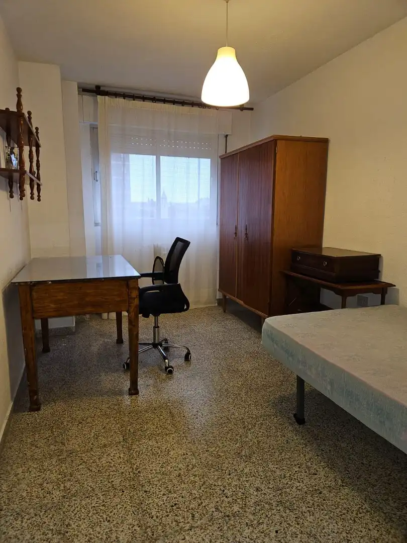 Bedroom of Flat for rent in Genil