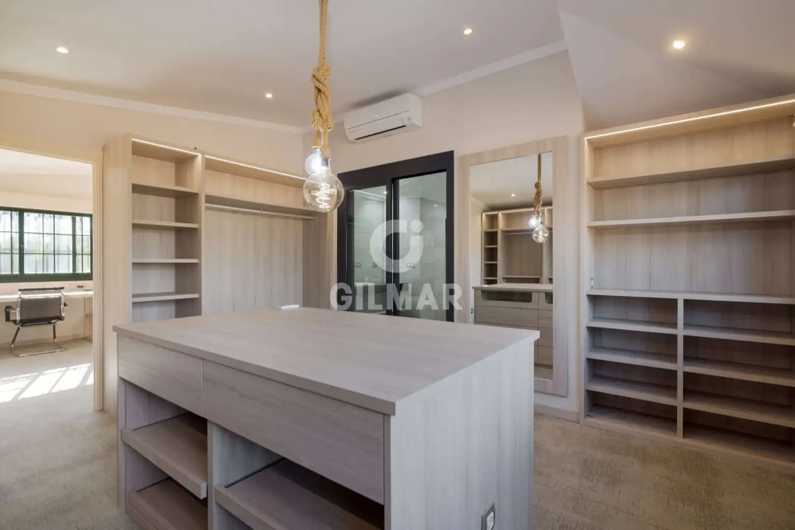 Habitación de Casa o chalet en venta en Estepona con Calefacción, Jardín privado y Piscina