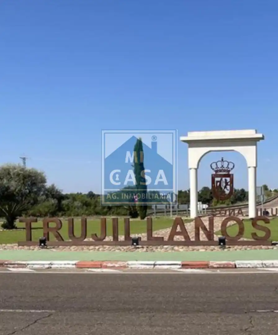 House with terrace for sale in Trujillanos