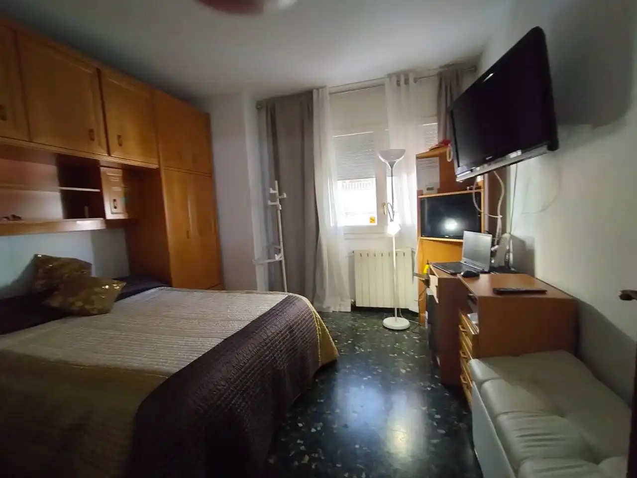 Dormitori de Casa o xalet en venda en Terrassa amb Aire condicionat i Terrassa