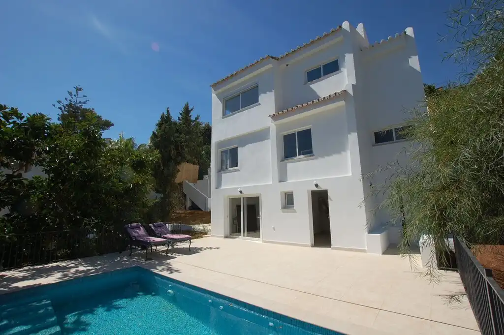 Detached house with pool for sale in Campo de Mijas