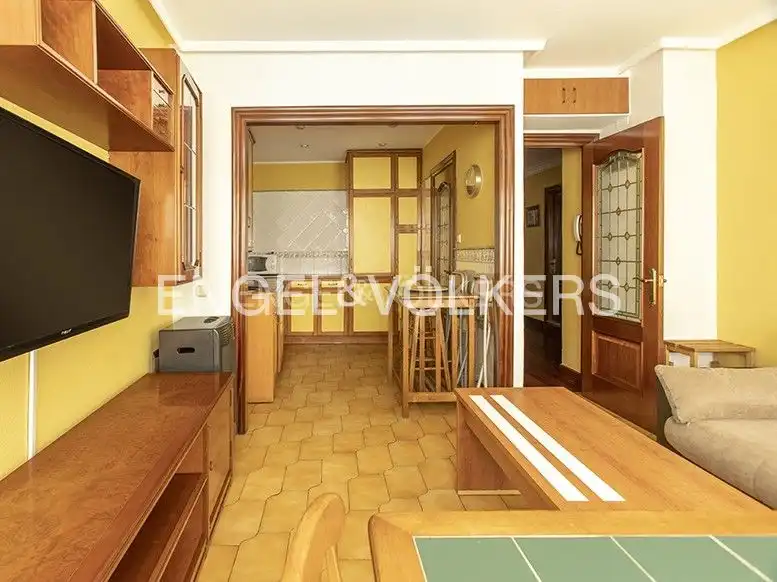 Cocina de Piso en venta en Gijón  con Calefacción, Parquet y Amueblado