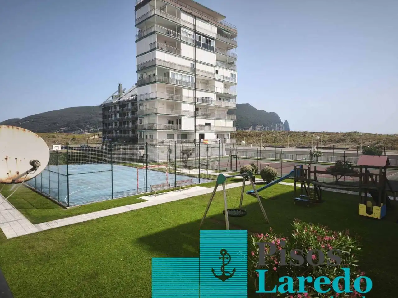 Piscina de Piso en venta en Laredo