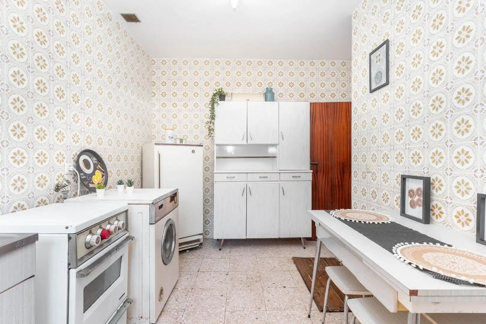 Kitchen of Houses for sale in Castrocontrigo  with Private garden, Terrace and Furnished