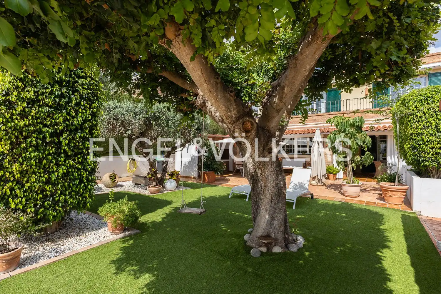 Terrassa de Casa o xalet en venda en Torrent amb Aire condicionat, Calefacció i Jardí privat