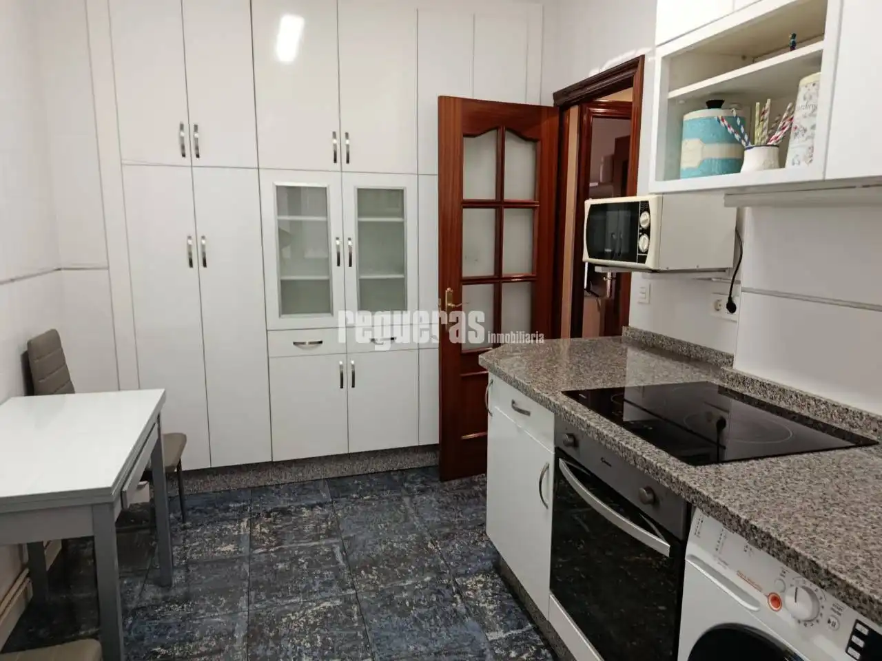 Cuina de Pis en venda en Avilés amb Calefacció i Terrassa