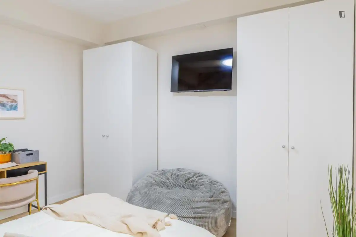 Habitación de Apartamento para compartir en Madrid con Calefacción, Amueblado y Horno