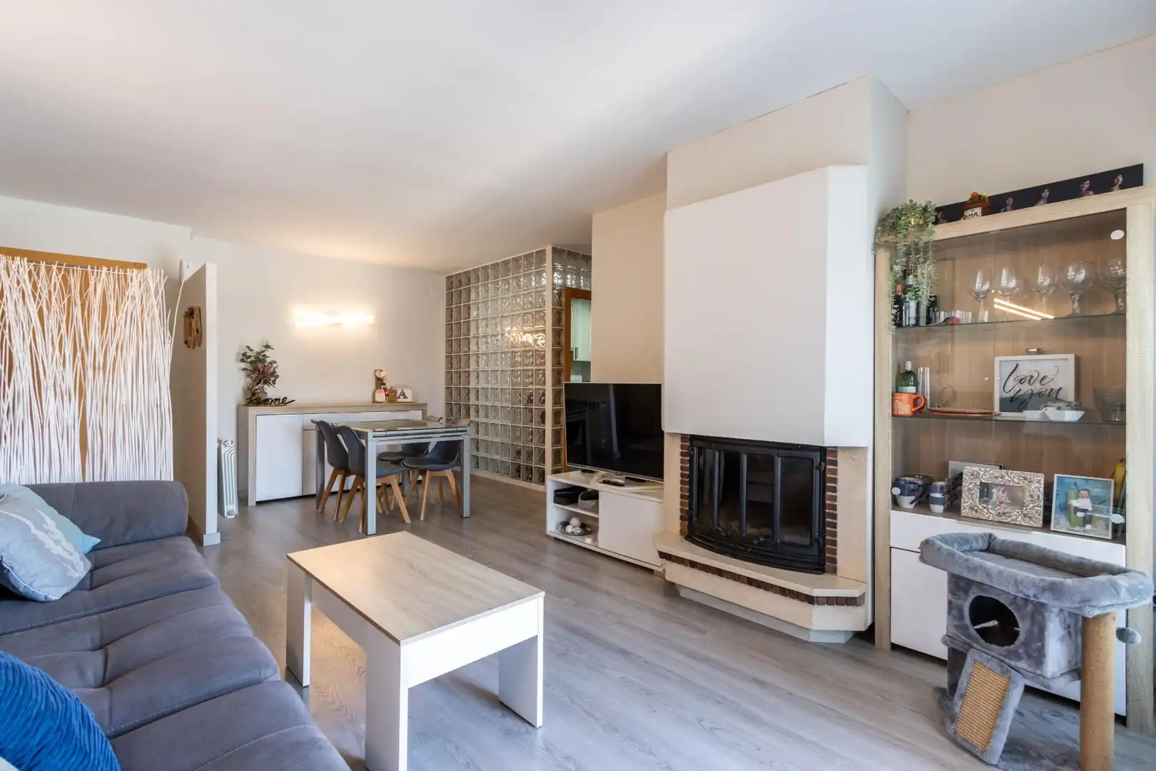 Sala de estar de Piso en venta en Polinyà con Aire acondicionado, Calefacción y Parquet