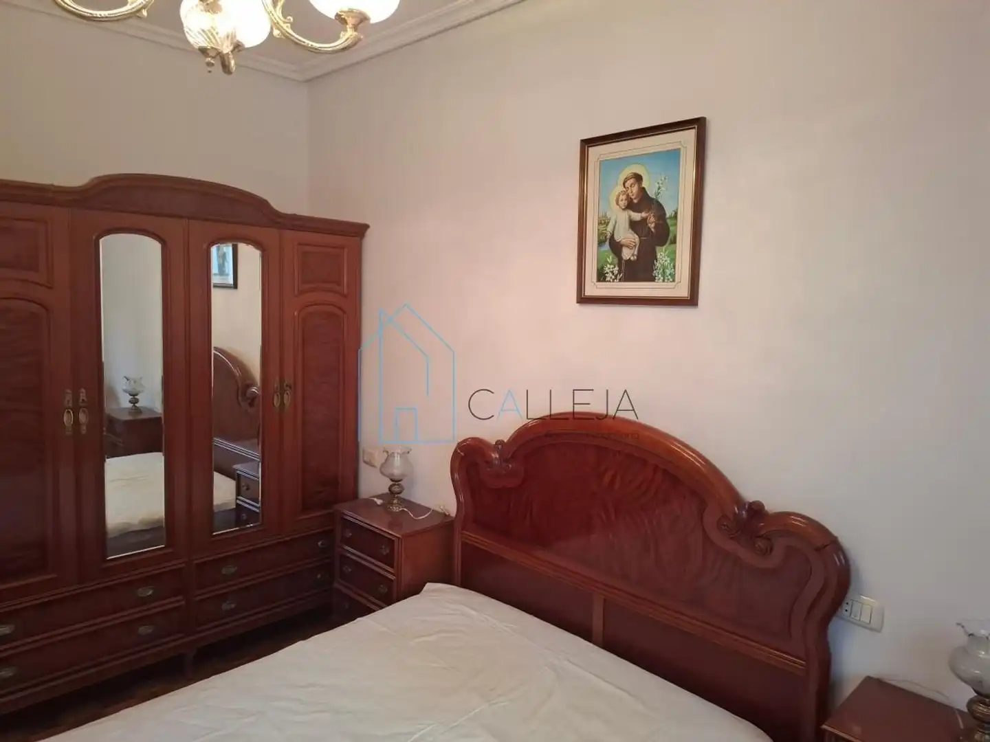 Habitación de Piso en venta en Ourense Capital  con Calefacción, Trastero y Amueblado