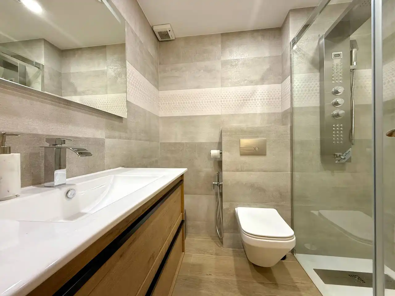 Baño de Dúplex en venta en Barcelona con Aire acondicionado, Calefacción y Parquet