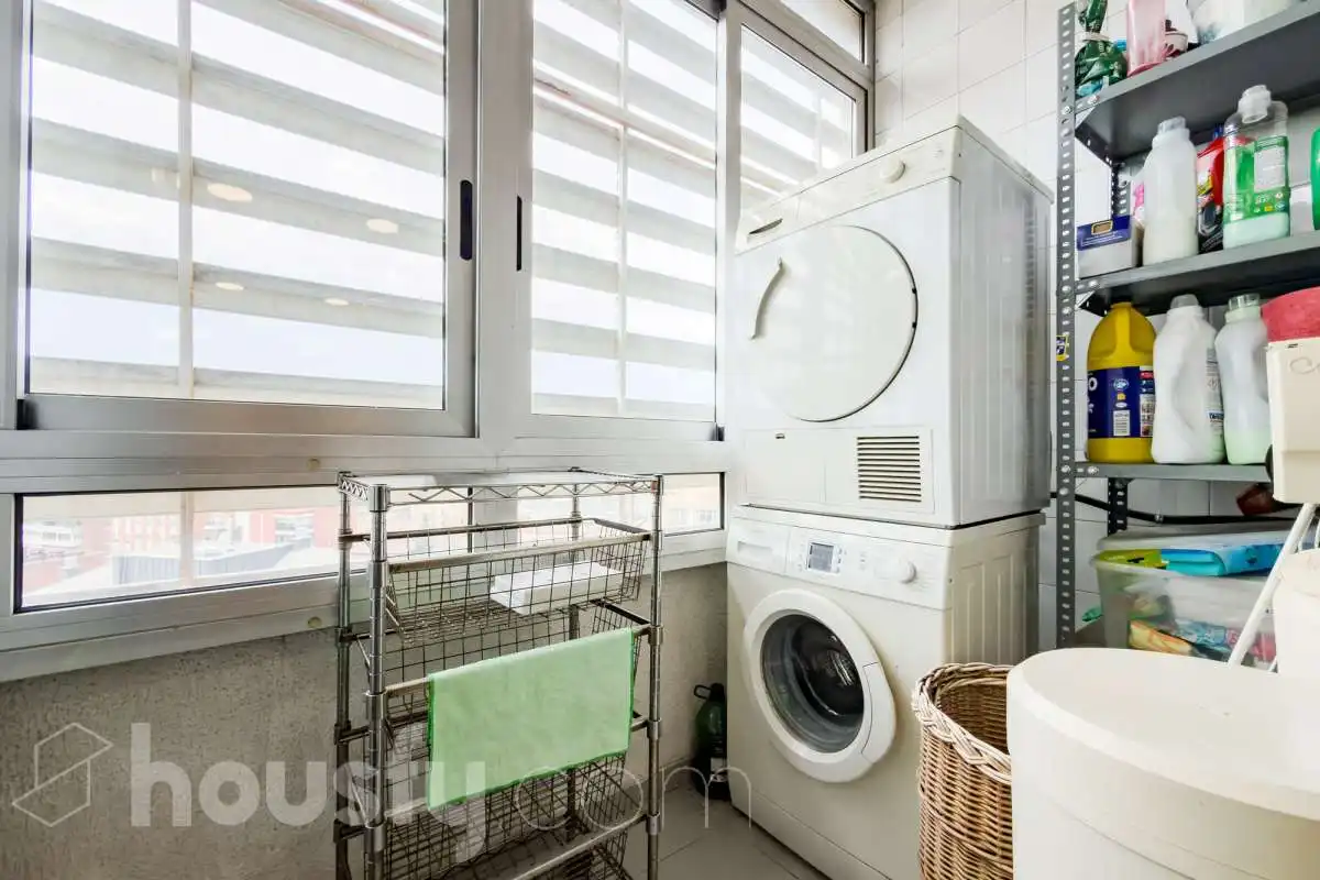 Baño de Piso en venta en Barcelona con Aire acondicionado, Calefacción y Jardín privado
