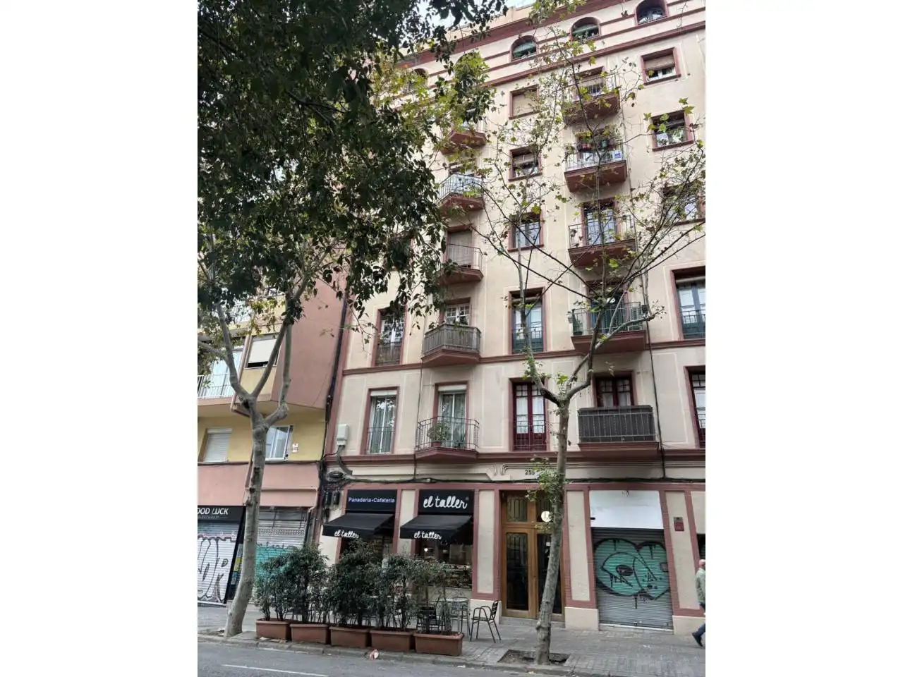 Außenansicht von Büro zur Miete in Barcelona mit Alarm