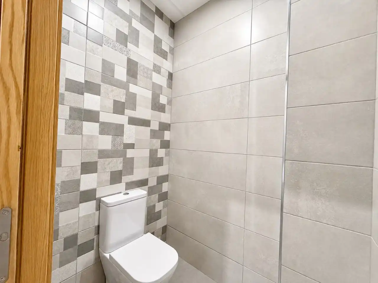 Baño de Nave industrial de alquiler en Córdoba con Calefacción y Alarma