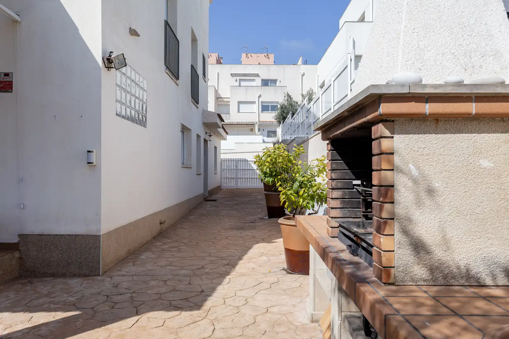 Vista exterior de Casa adosada en venta en Torredembarra con Aire acondicionado, Calefacción y Jardín privado