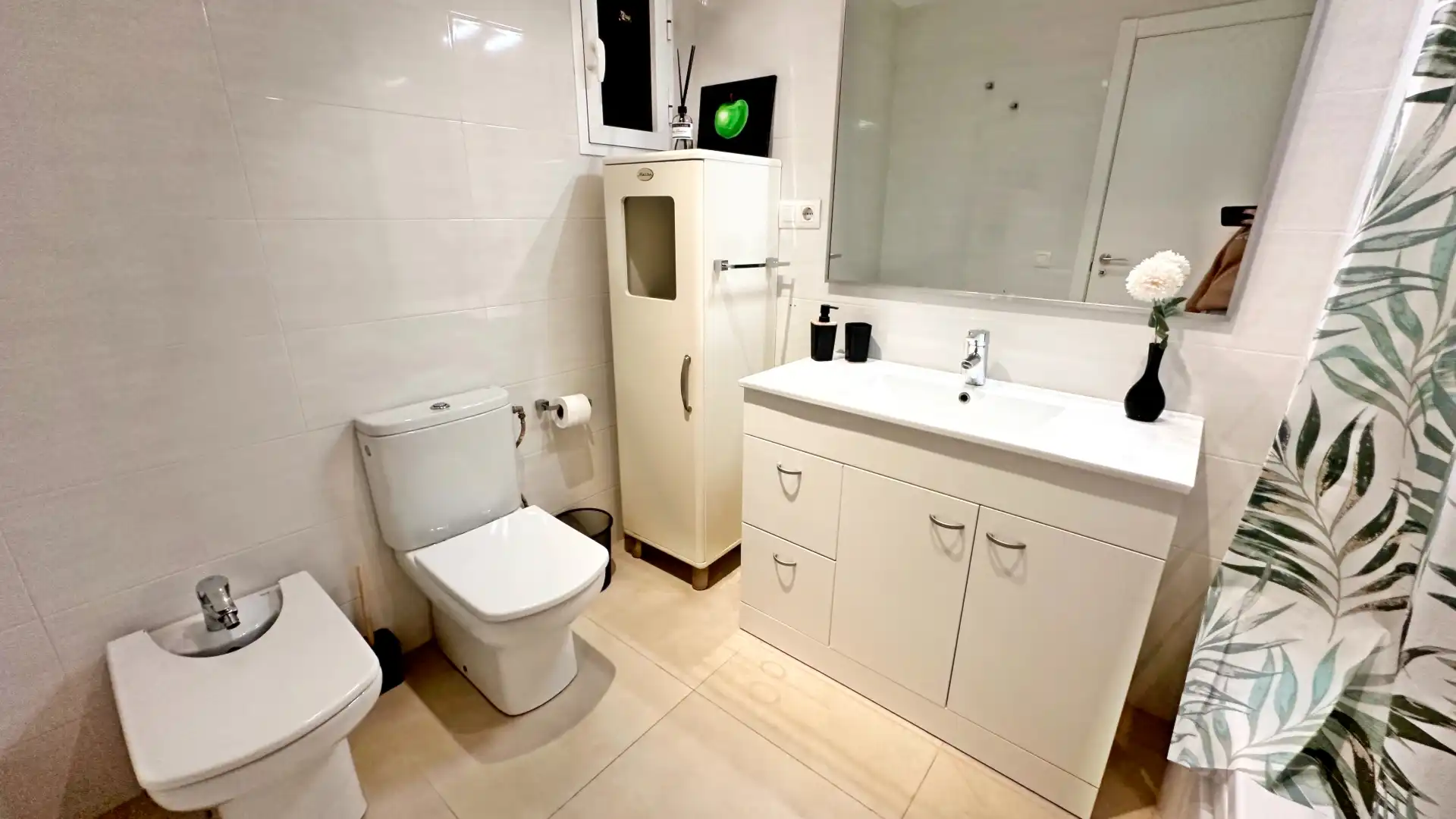 Bany de Apartament de lloguer en Gandia amb Aire condicionat, Calefacció i Moblat