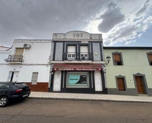 Vista exterior de Edifici en venda en La Zarza (Badajoz)
