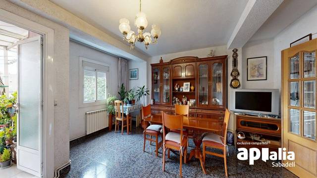 Piso en Venta en de Burgos en Badia del Vallès