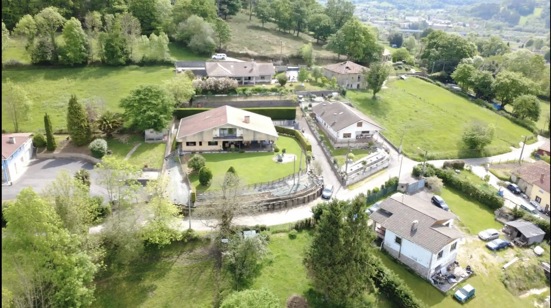 Jardí de Casa o xalet en venda en Siero amb Jardí privat, Terrassa i Traster