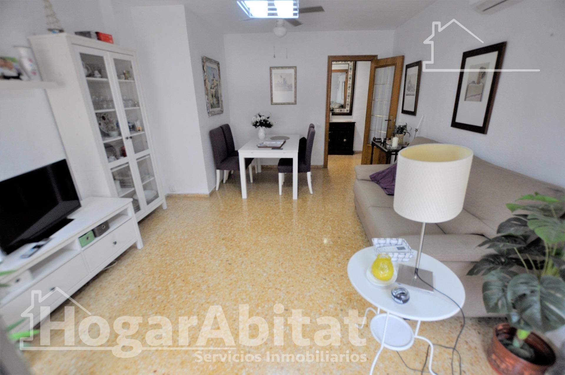 Living room of Flat for sale in  Valencia Capital