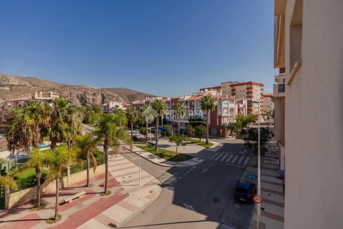 Vista exterior de Pis en venda en Motril amb Aire condicionat i Terrassa