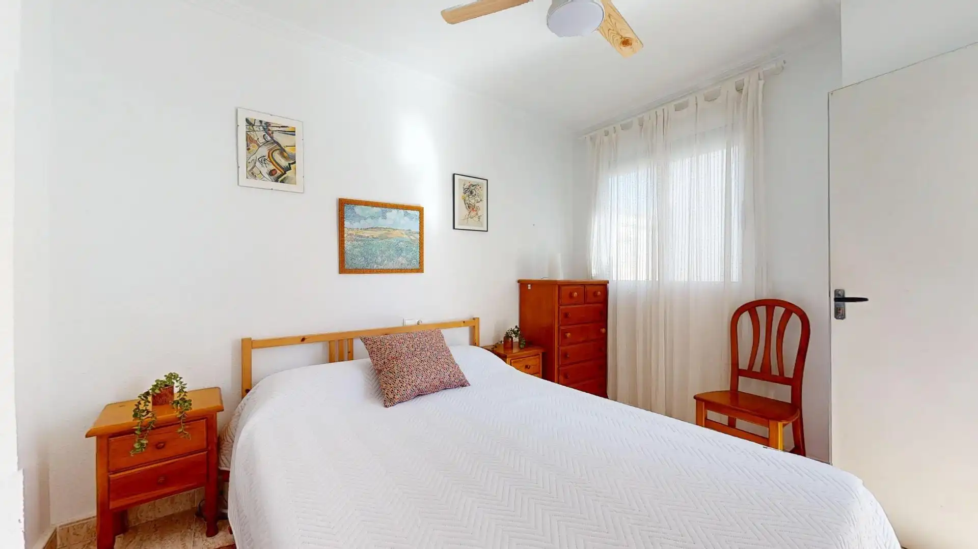 Dormitori de Casa adosada en venda en San Pedro del Pinatar amb Aire condicionat, Terrassa i Traster