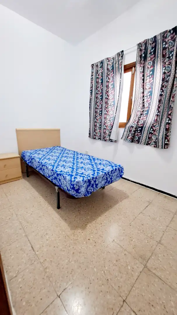 Bedroom of Flat for rent in Las Palmas de Gran Canaria  with Furnished, Washing machine and Microwave