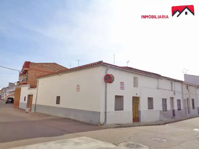 Vista exterior de Casa o xalet en venda en Miajadas amb Traster