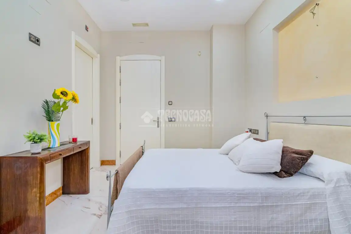 Habitación de Casa o chalet en venta en La Zubia con Aire acondicionado, Calefacción y Jardín privado