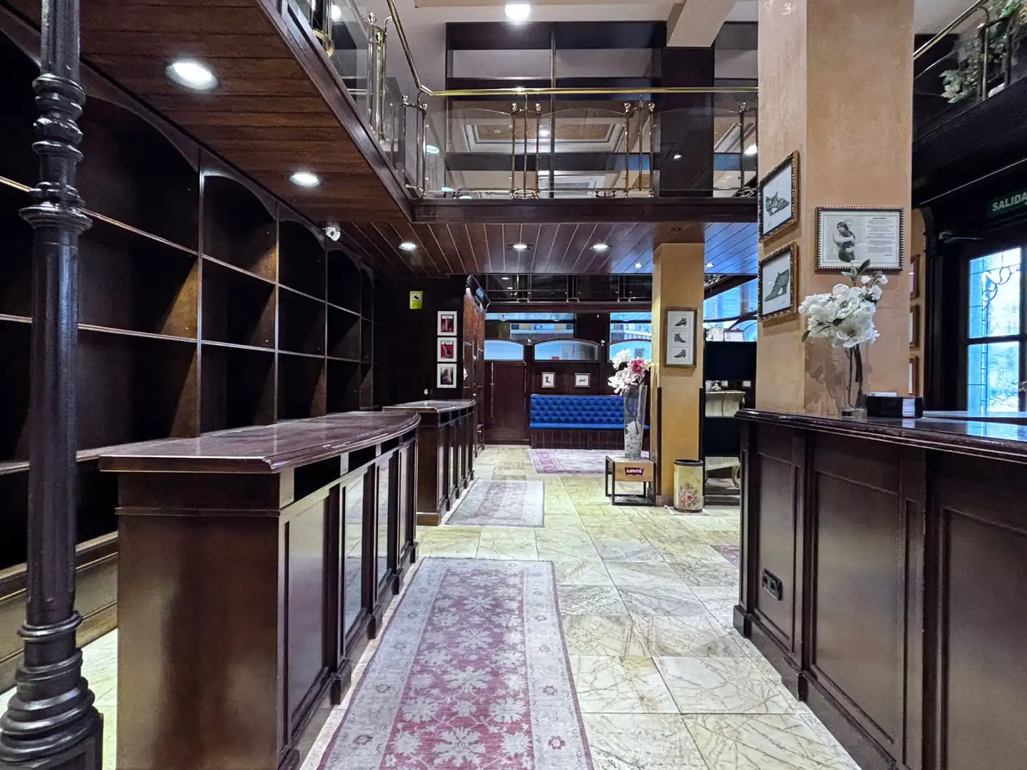 Commercial properties for rent in Burgos  with Air Conditioner, Heating and Furnished