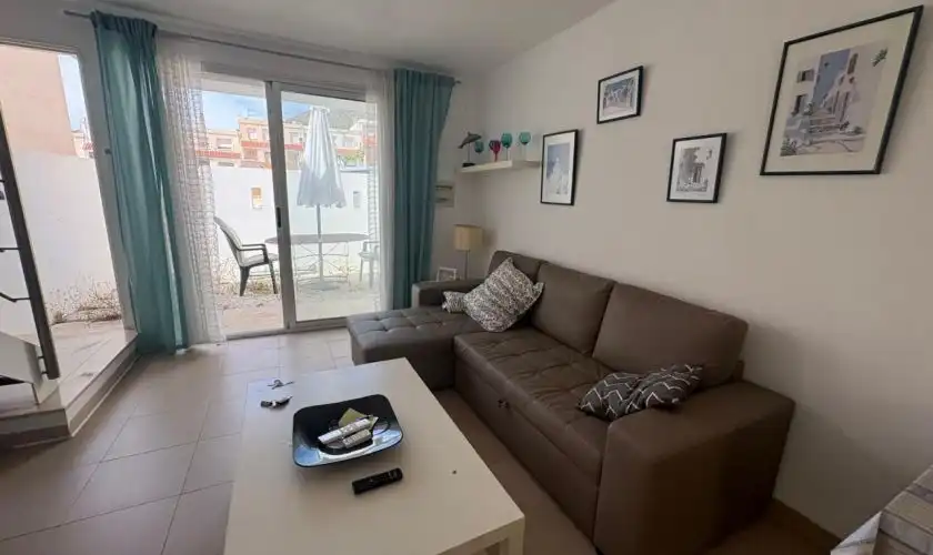 Wohnzimmer von Einfamilien-Reihenhaus zum Verkauf in Carboneras mit Klimaanlage, Terrasse und Abstellraum