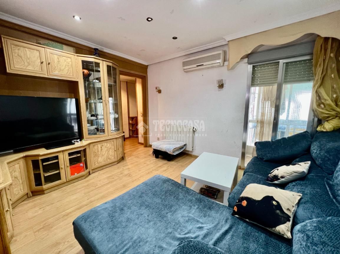 Living room of Flat for sale in  Madrid Capital  with Air Conditioner, Heating and Terrace