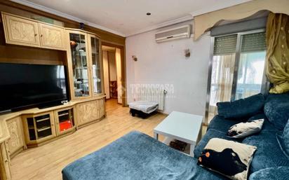 Sala d'estar de Pis en venda en  Madrid Capital amb Aire condicionat, Calefacció i Terrassa