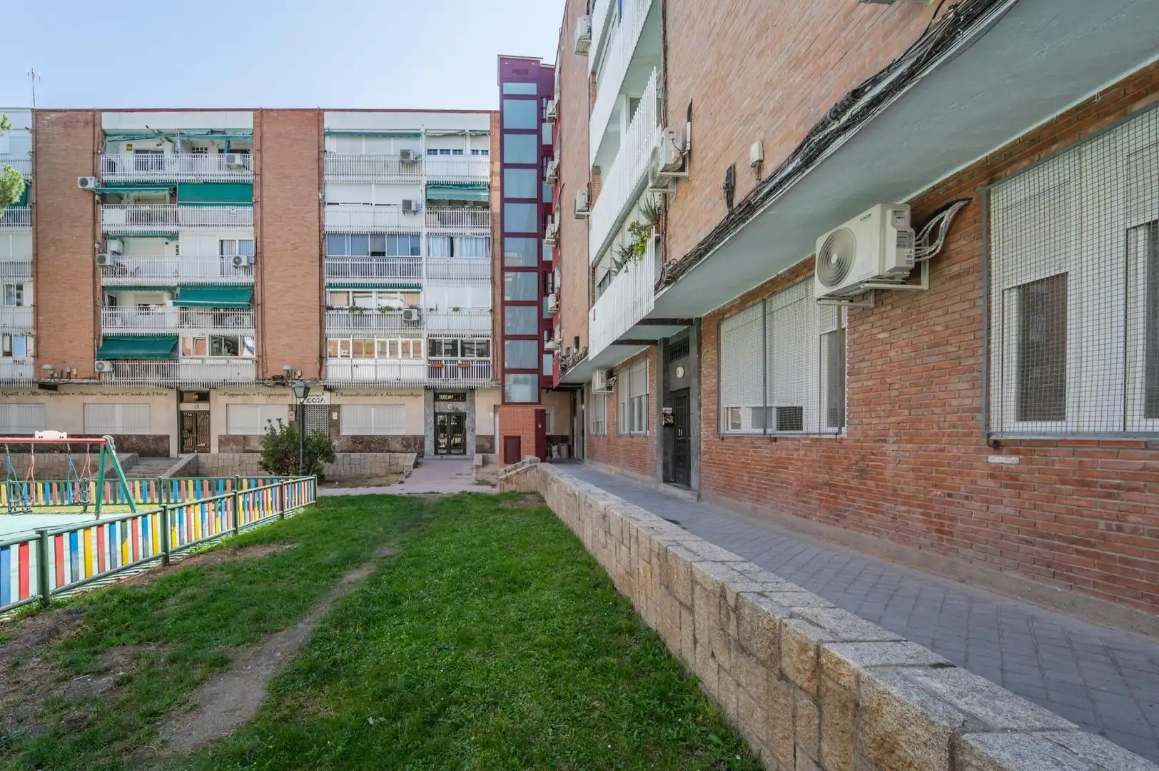 Vista exterior de Pis en venda en Madrid amb Aire condicionat, Calefacció i Jardí privat