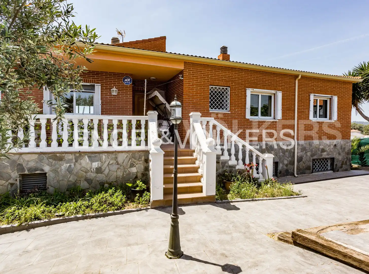 Casa amb terrassa en venda a Costa Cunit - Els Jardins - Els Rosers, imagen 3