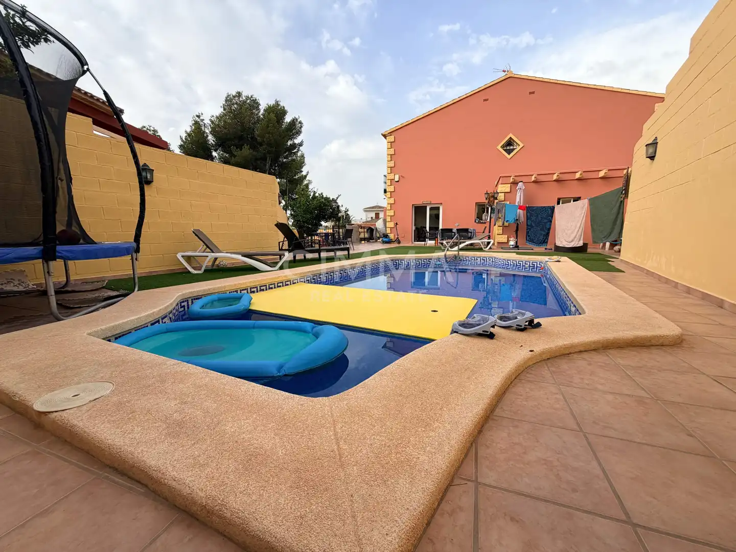 Piscina de Casa o xalet en venda en La Nucia amb Aire condicionat, Calefacció i Jardí privat
