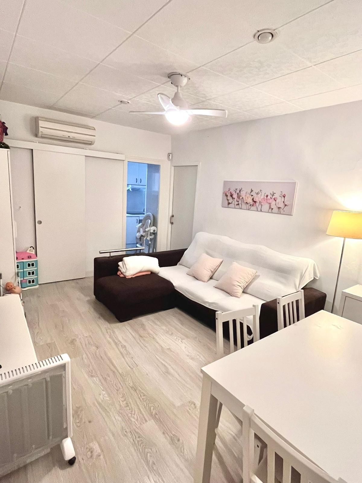 Sala de estar de Piso en venta en Sant Pere de Ribes con Aire acondicionado