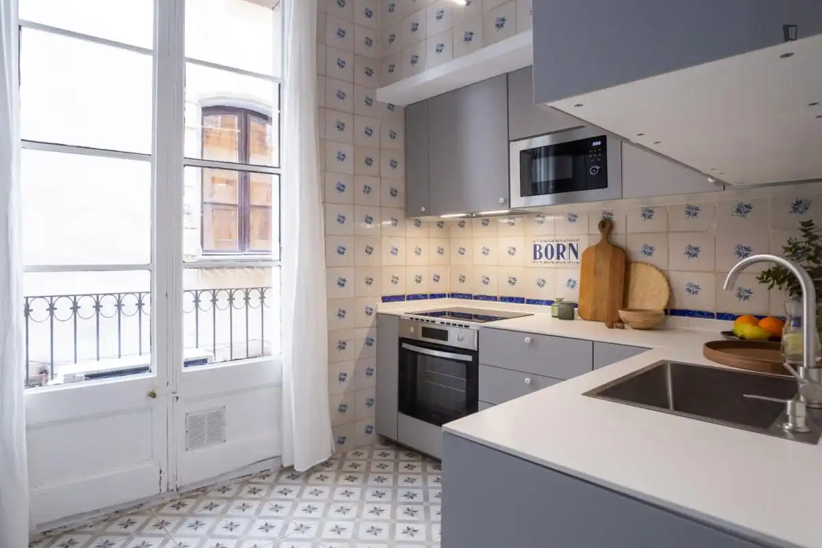 Cocina de Apartamento para compartir en Barcelona con Aire acondicionado, Calefacción y Amueblado