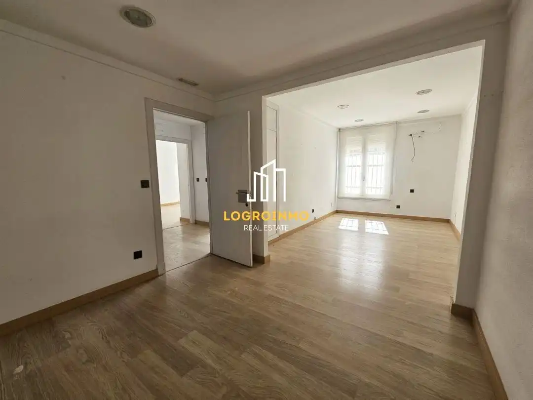 Flat for sale in  Logroño  with Air Conditioner, Heating and Storage room