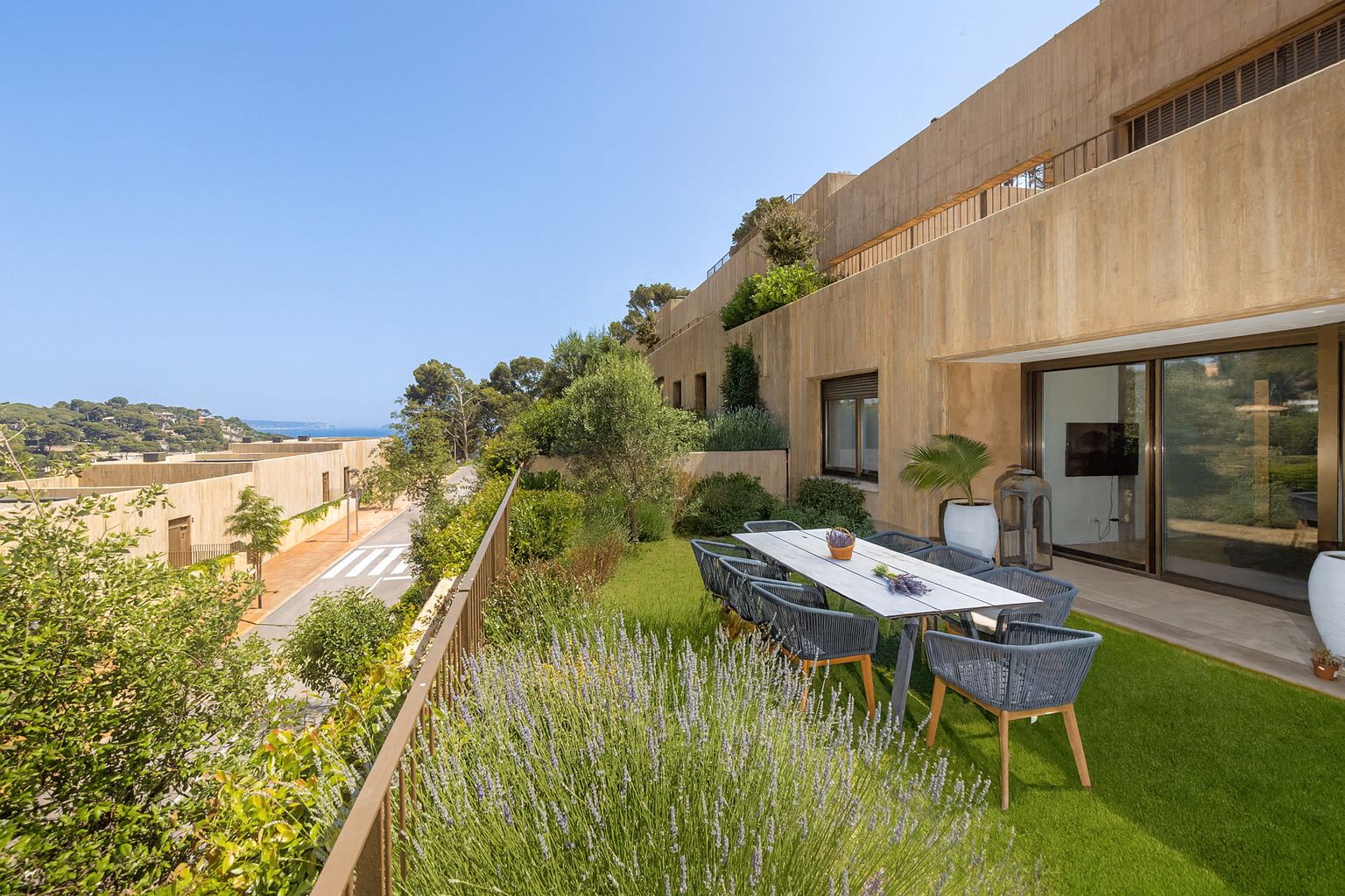 Terraza de Piso en venta en Begur con Aire acondicionado, Calefacción y Jardín privado