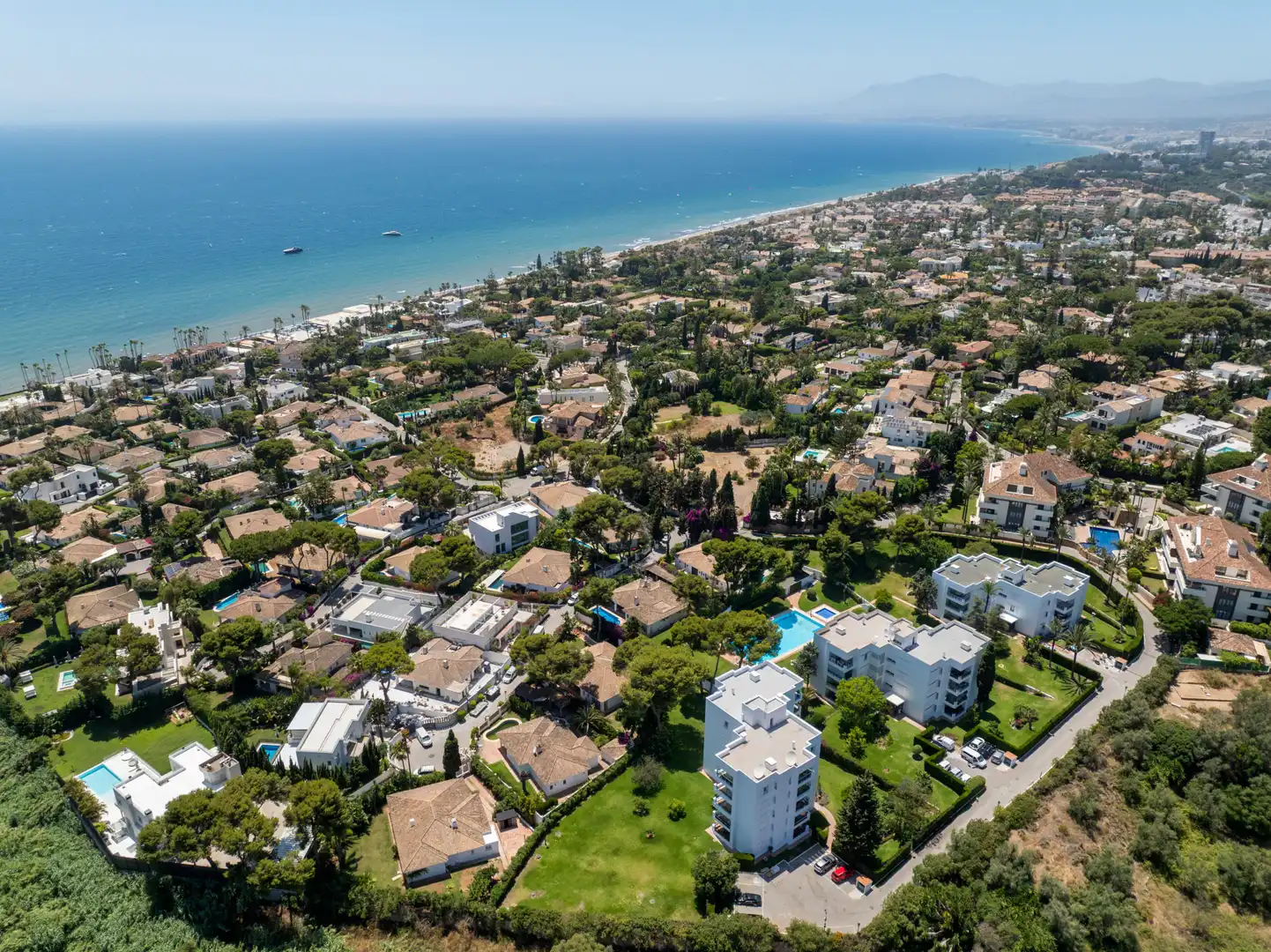Außenansicht von Dachboden zum Verkauf in Marbella mit Klimaanlage, Terrasse und Schwimmbad