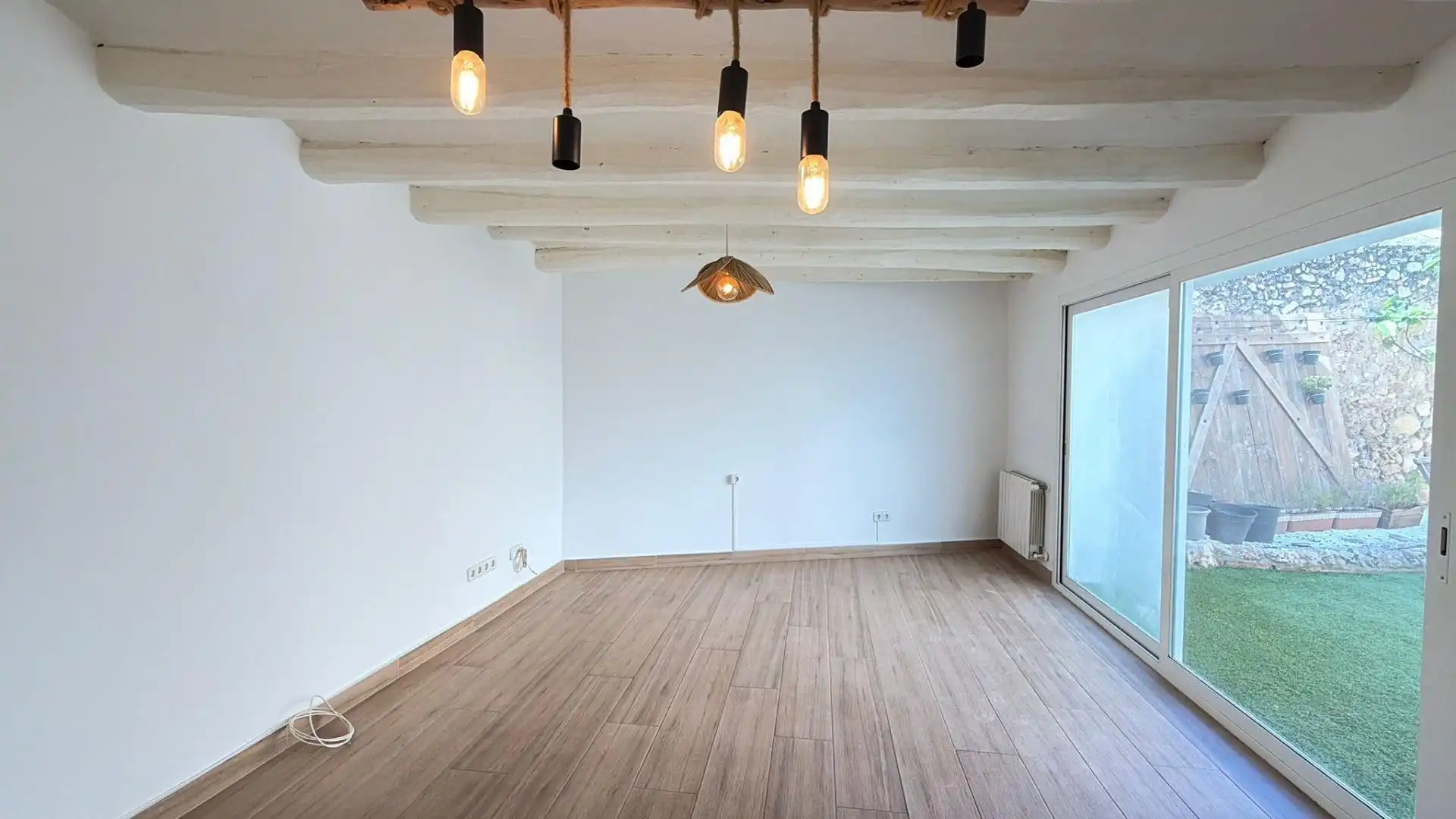 Sala de estar de Casa o chalet en venta en Sant Pere de Riudebitlles con Aire acondicionado, Calefacción y Parquet