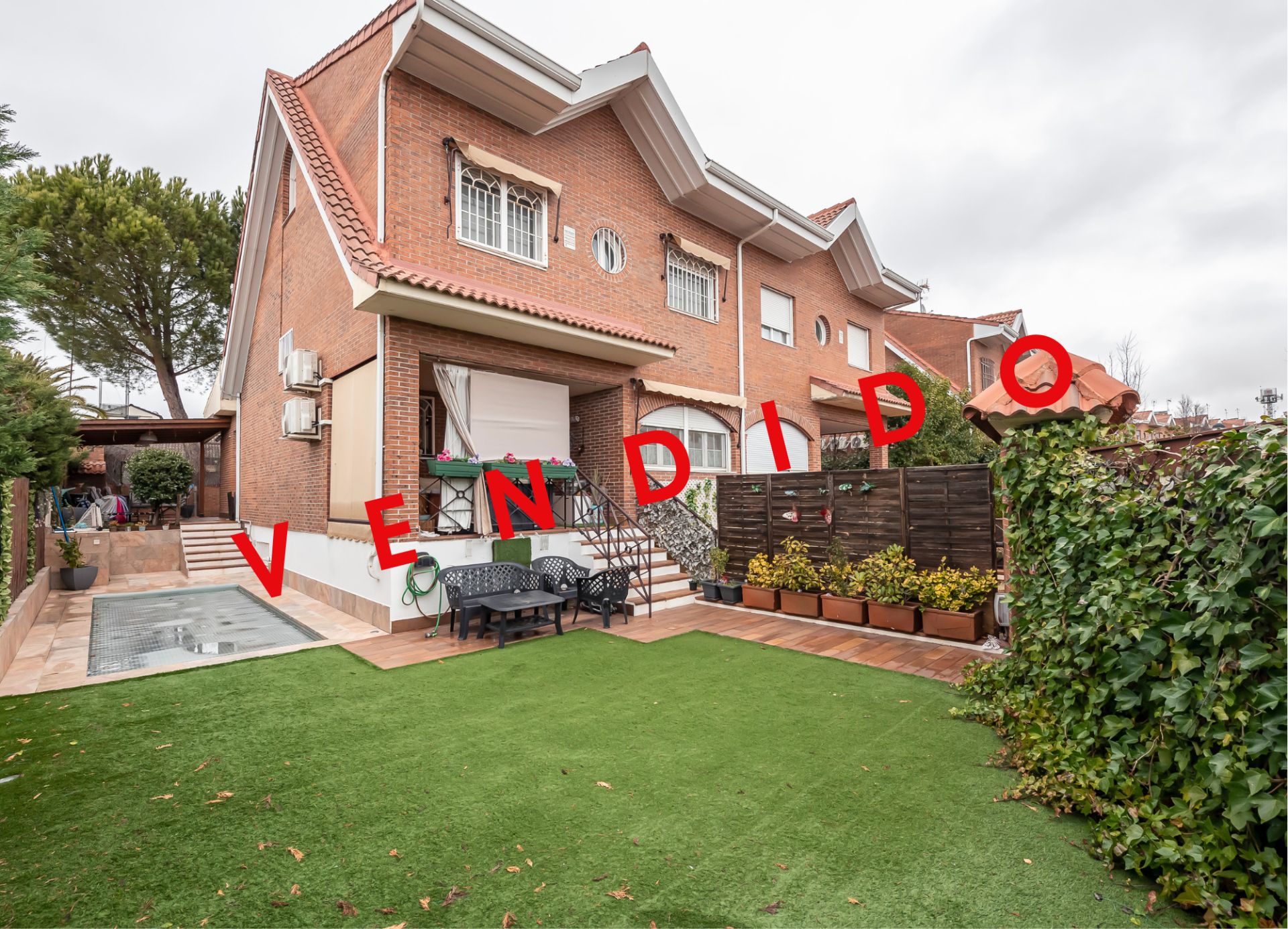 Jardín de Casa adosada en venta en Villaviciosa de Odón con Aire acondicionado, Calefacción y Jardín privado