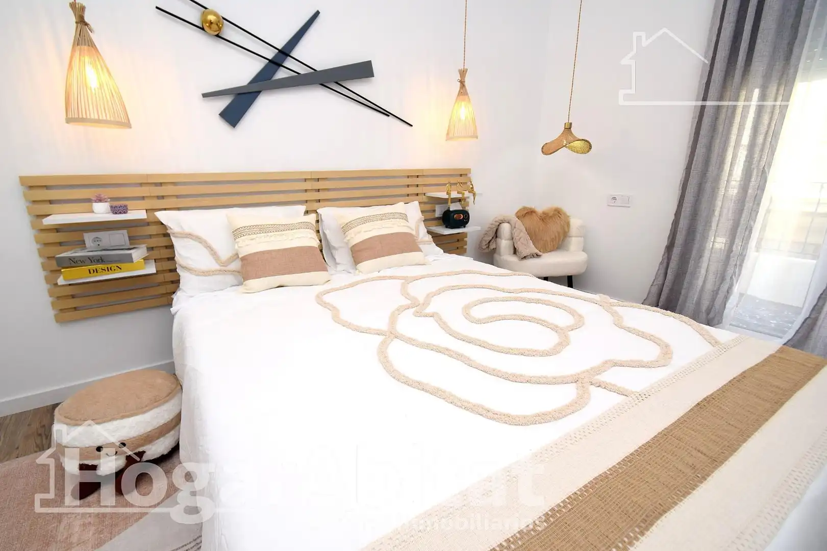 Bedroom of Attic for sale in Picassent  with Parquet flooring, Terrace and Furnished